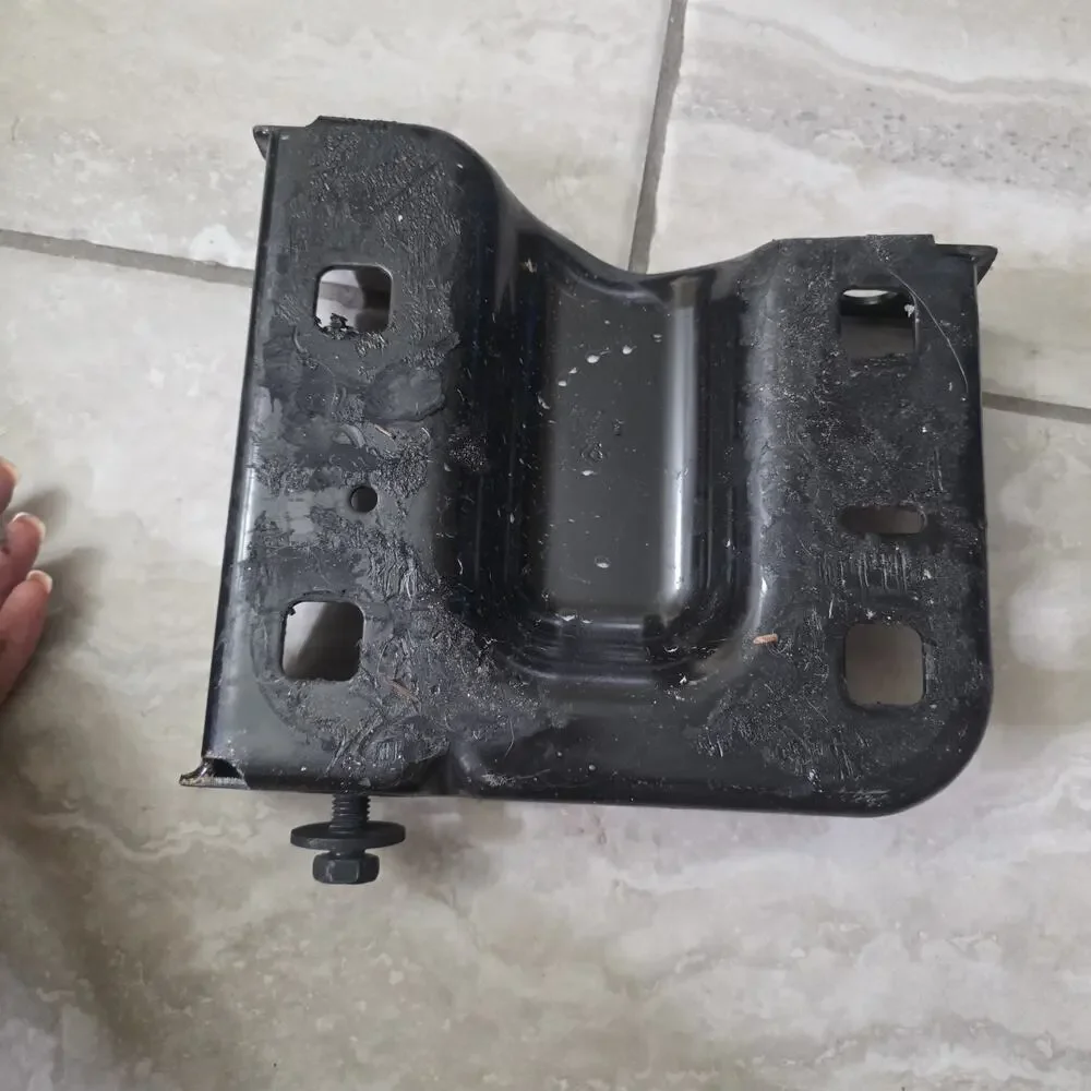2020-2023 Chevrolet Silverado 2500 3500 Front Right Bumper‎ Bar Bracket 84568470